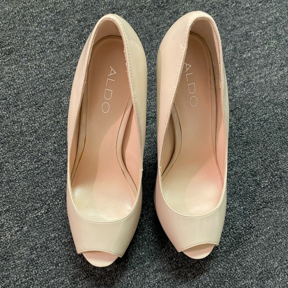 NWT Aldo Nude Pumps